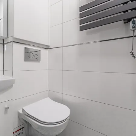 Traffic By Grand Apartment