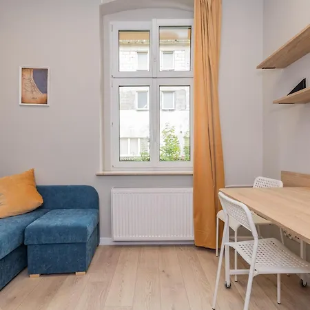 Traffic By Grand Apartment *